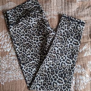 Zyia scrunchie what leggings